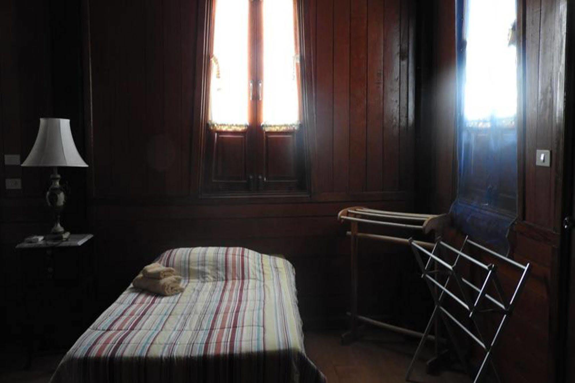 Beau And Blonde House Kamala Hotel Ngoại thất bức ảnh